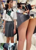 クリを撫でるだけで大量に潮ふく敏感ひ..